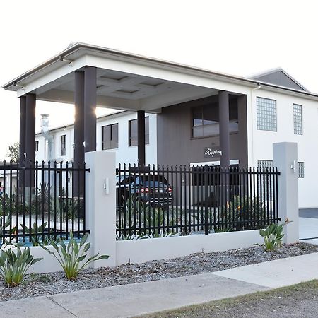 Western Downs Motor Inn Miles Exteriör bild
