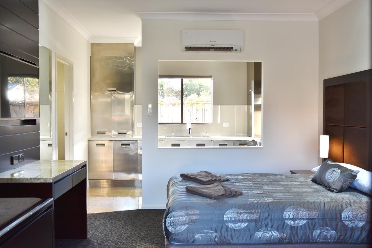Western Downs Motor Inn Miles Exteriör bild