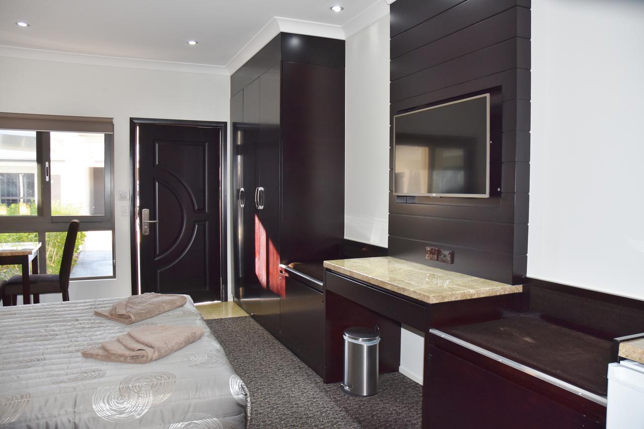 Western Downs Motor Inn Miles Exteriör bild