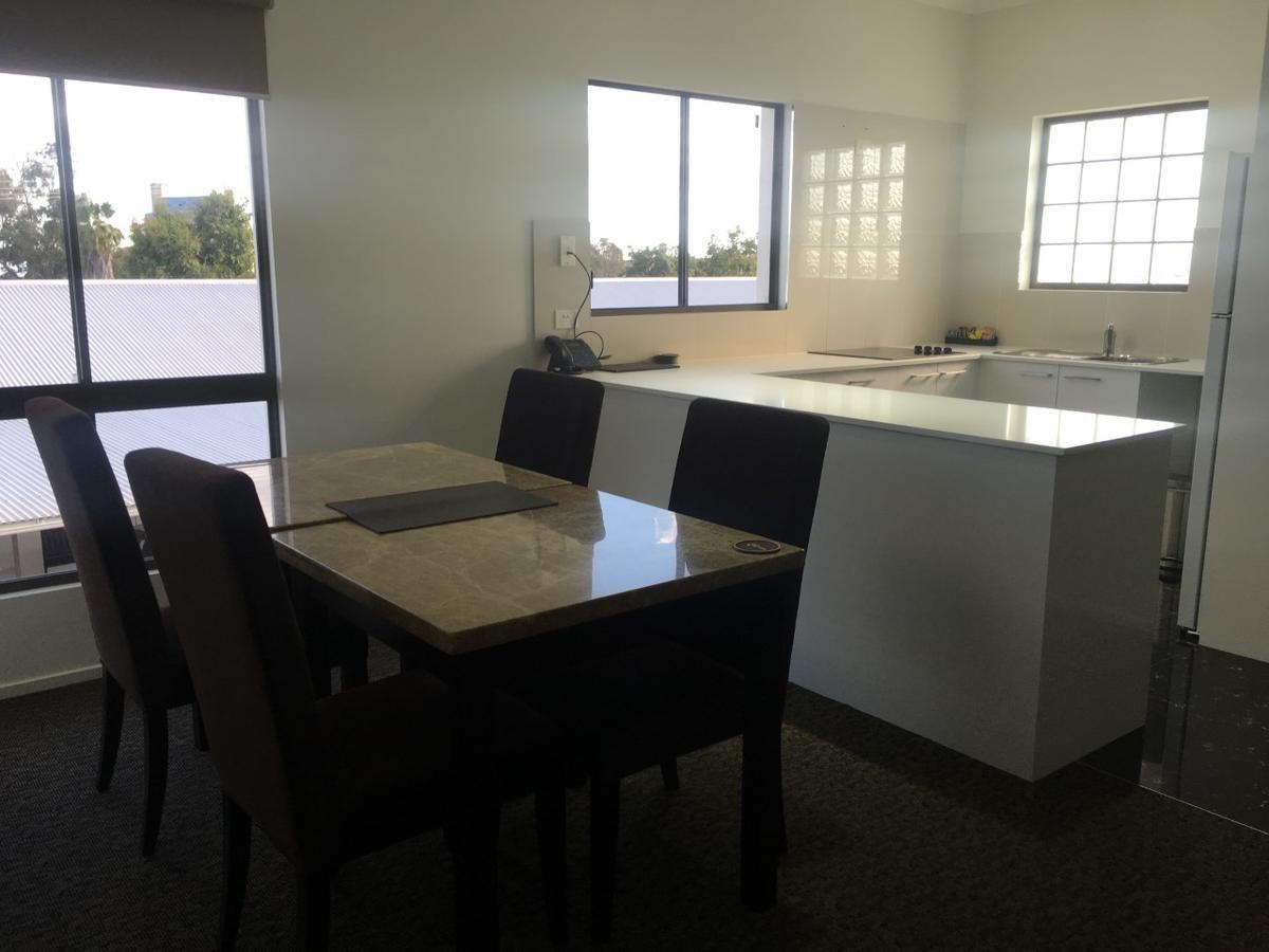 Western Downs Motor Inn Miles Exteriör bild