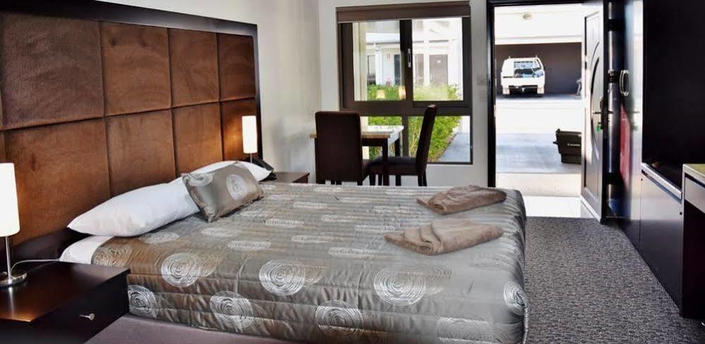 Western Downs Motor Inn Miles Exteriör bild