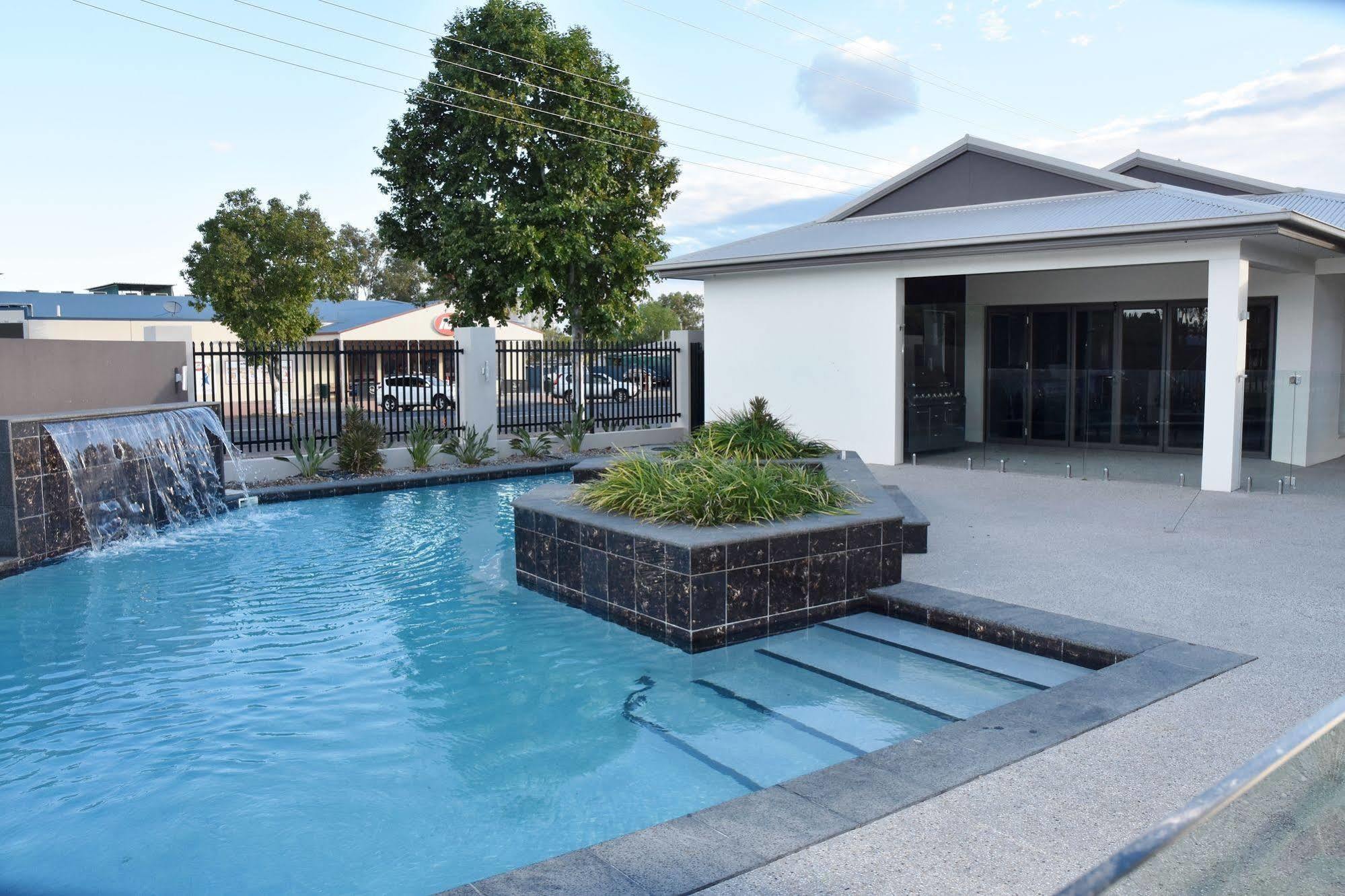 Western Downs Motor Inn Miles Exteriör bild