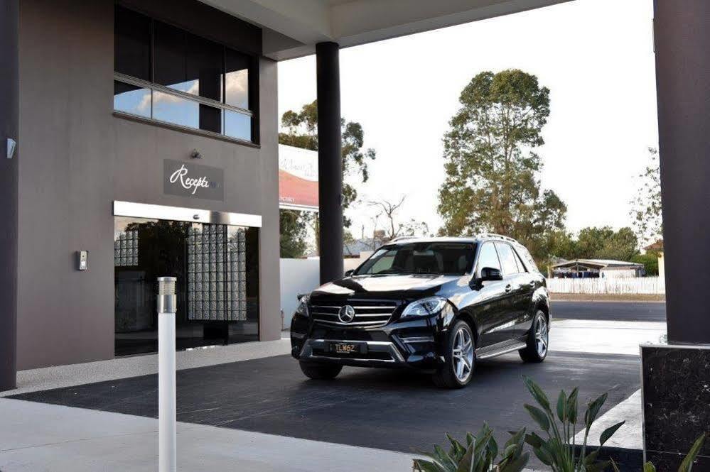 Western Downs Motor Inn Miles Exteriör bild