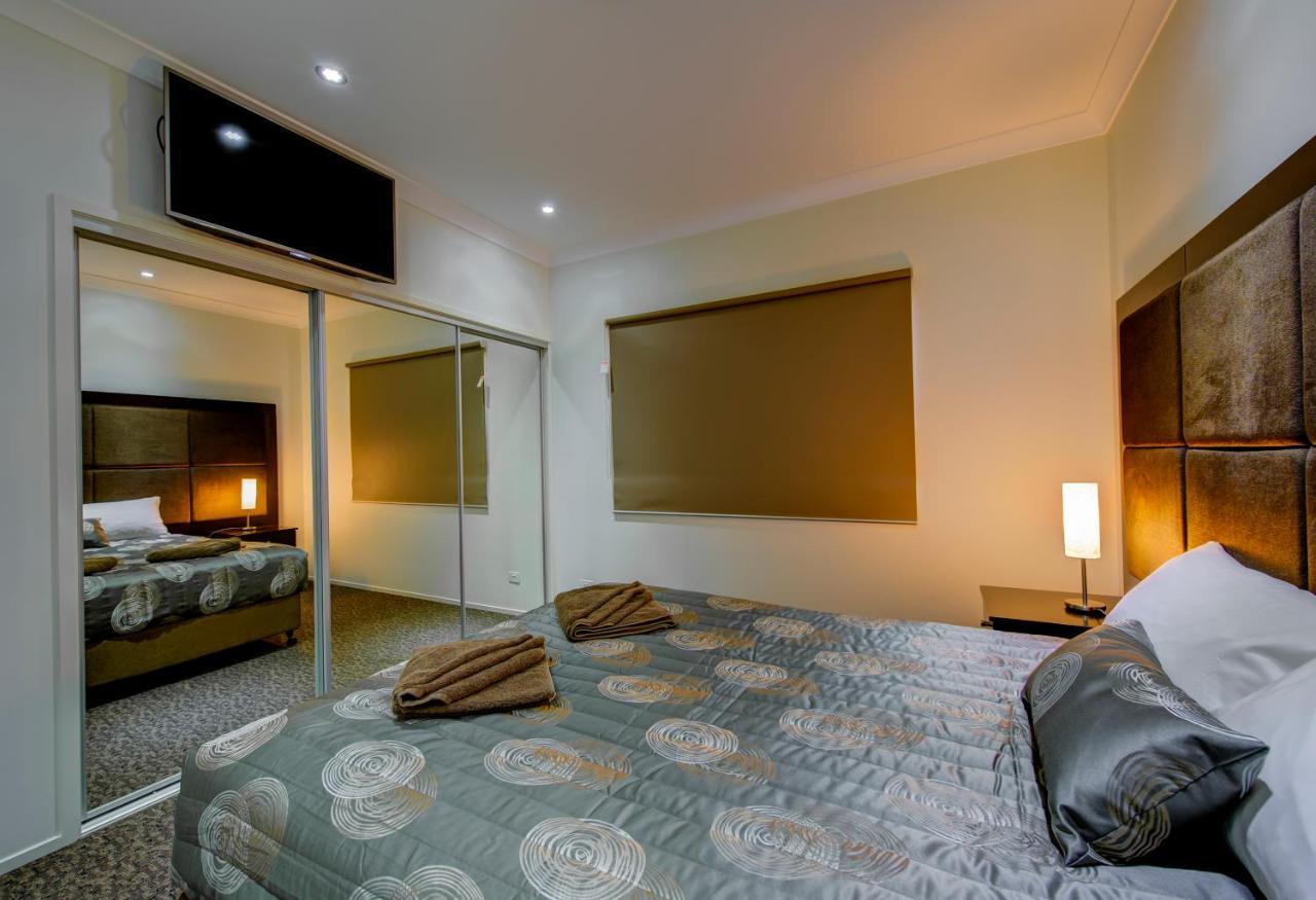 Western Downs Motor Inn Miles Exteriör bild